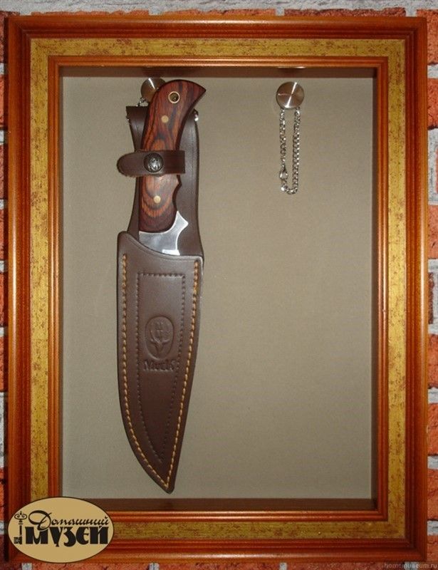 Комплект держателей охотничьего ножа в ножнах, с декоративным навершием и цепочкой