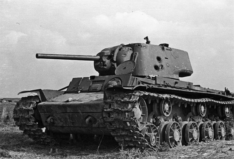 танк КВ-1