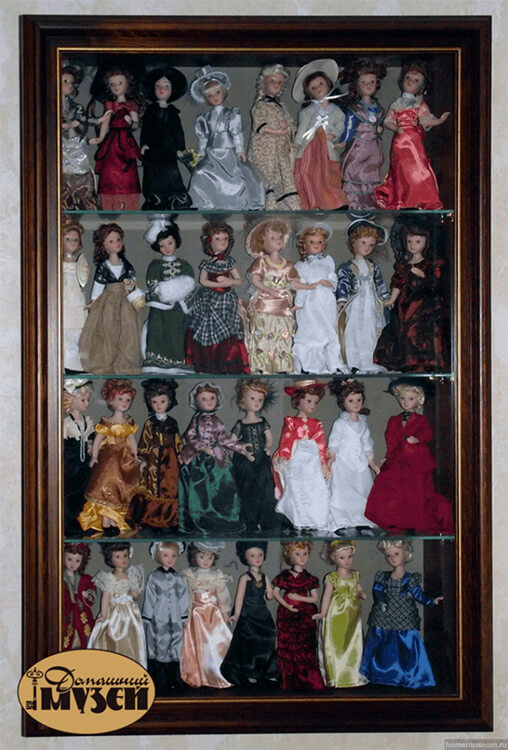 витрина для коллекции кукол