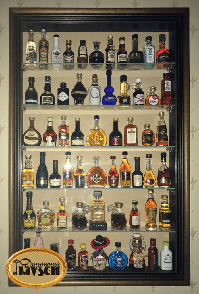 витрина для коллекции алкоголя