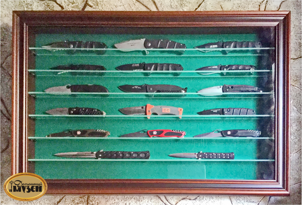 Витрина для ножей, с полками, 50 см x 80 см, горизонтальная