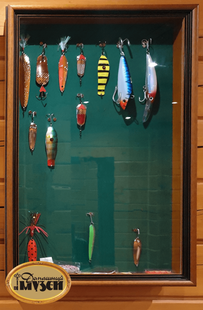 Витрина для рыболовных блёсен и мушек, 80 см x 50 см, вертикальная1