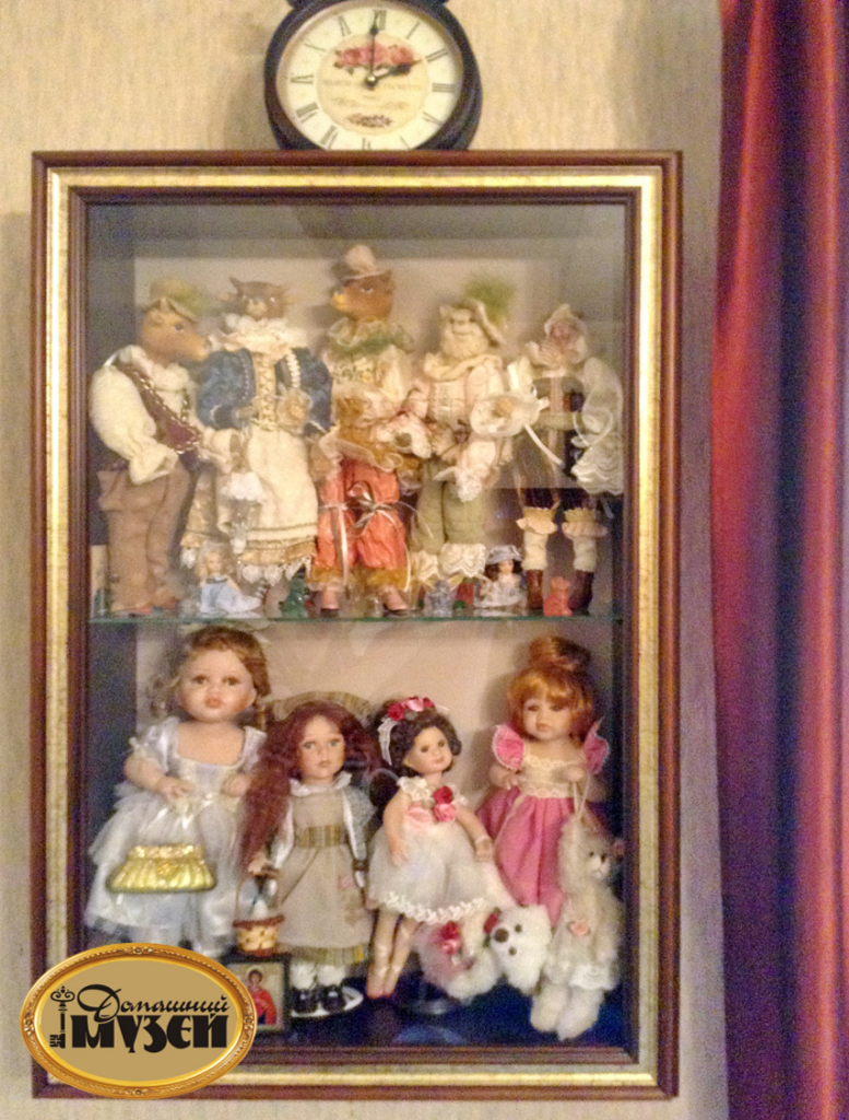Витрина для кукол, 50 см x 40 см, вертикальная