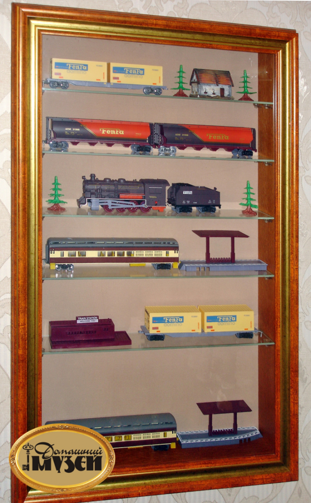 Витрина для железнодорожных моделей, 80 см x 50 см, вертикальная