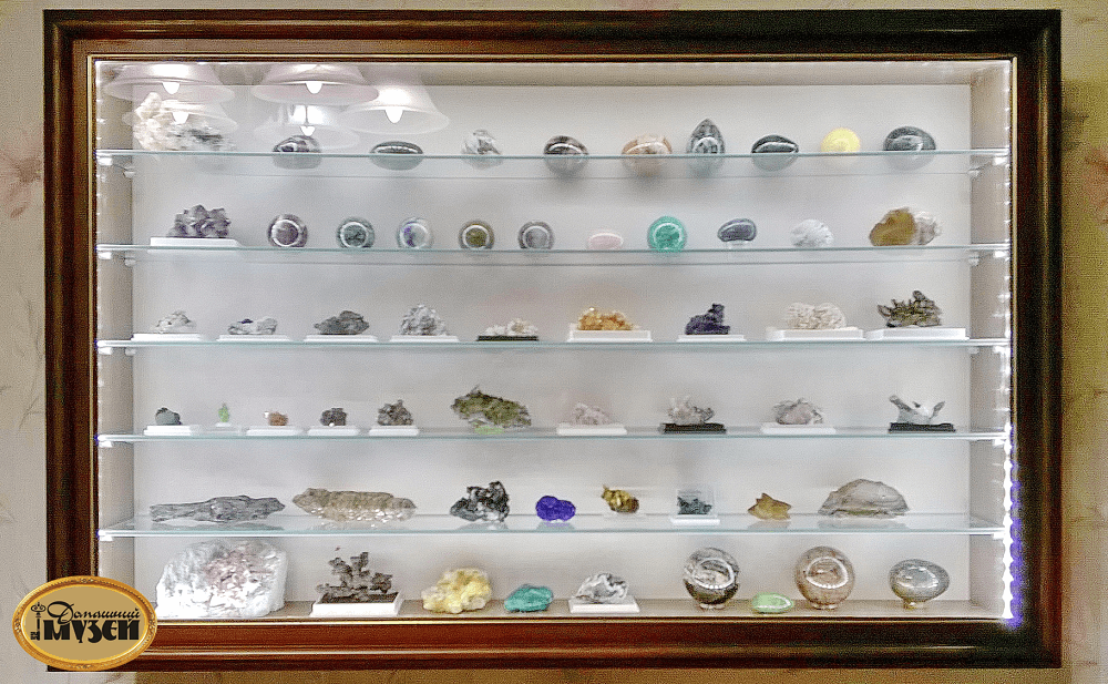 Витрина для коллекции минералов
