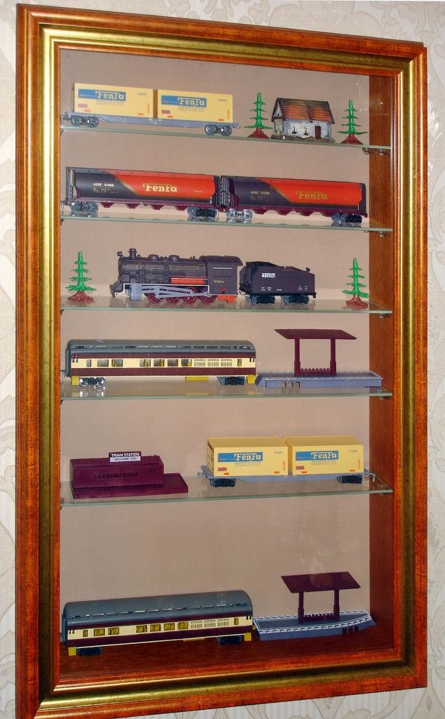 Витрины для коллекции железнодорожных моделей