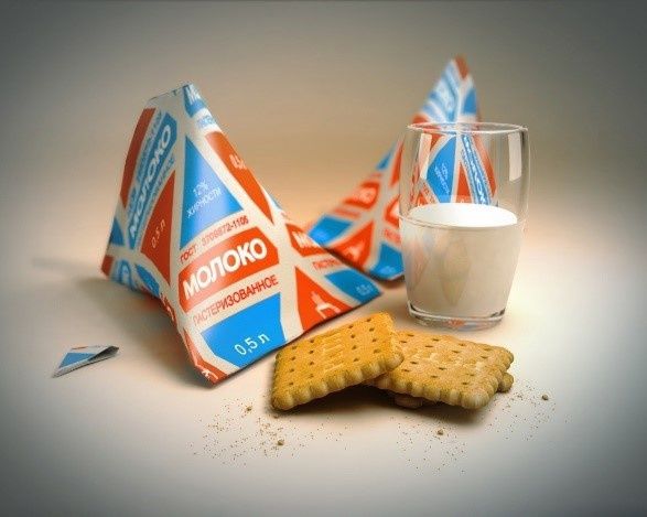Молоко в треугольных пакетах